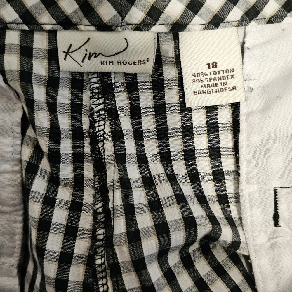 Kim Rogers Ladys Black and White Shorts Size 18, No flaws